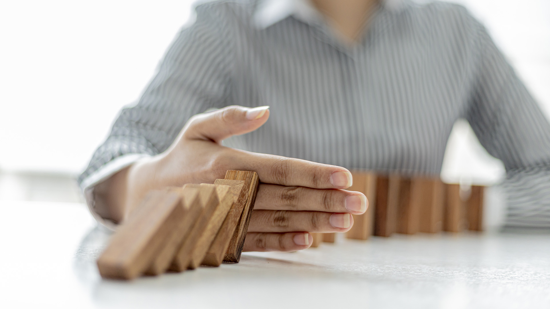 What are the key themes that will impact the field service sector in the coming years?