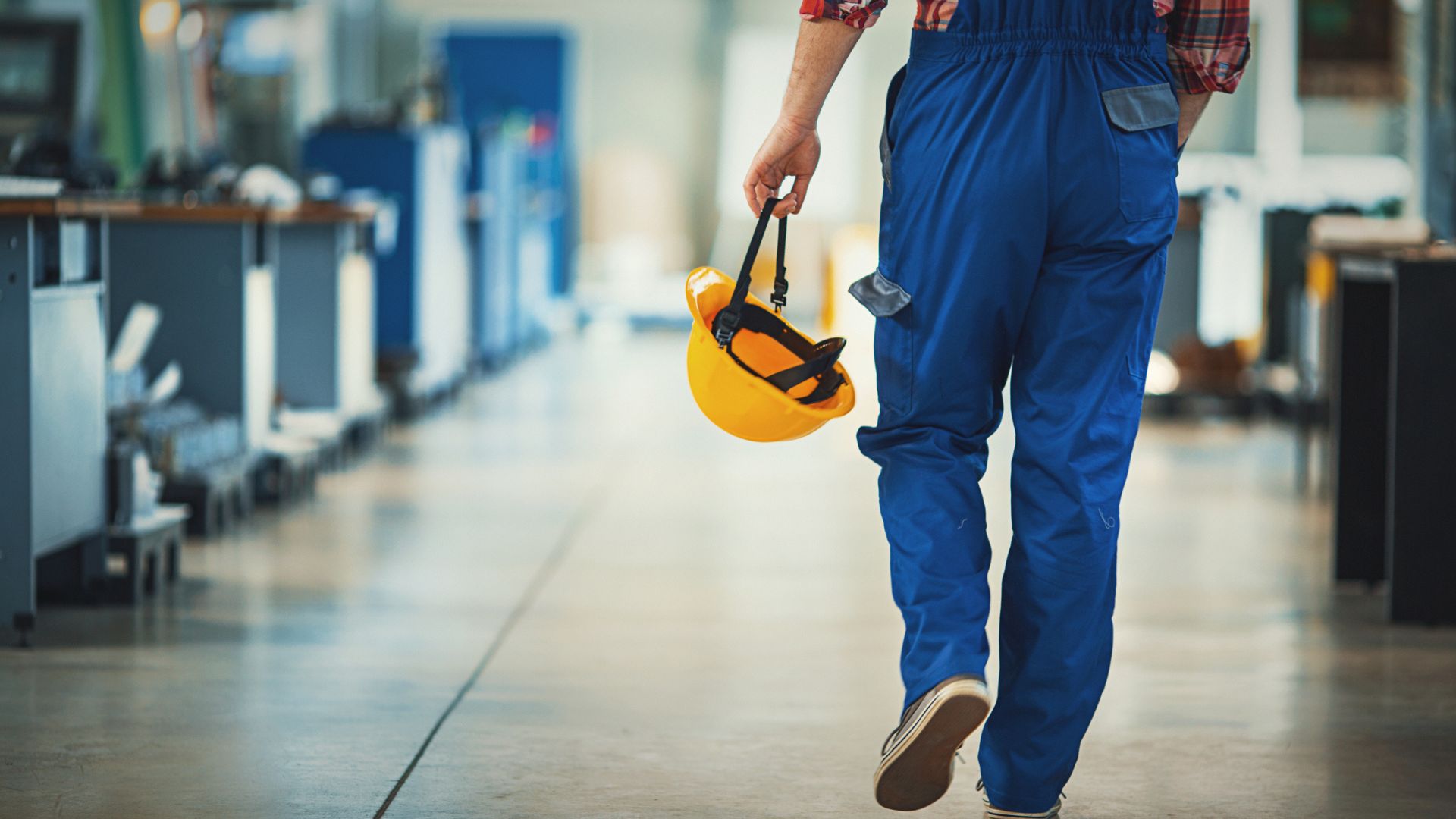 Field Service Teams using AR-Based Visual Support are Disturbed Less While on Holiday. But How?