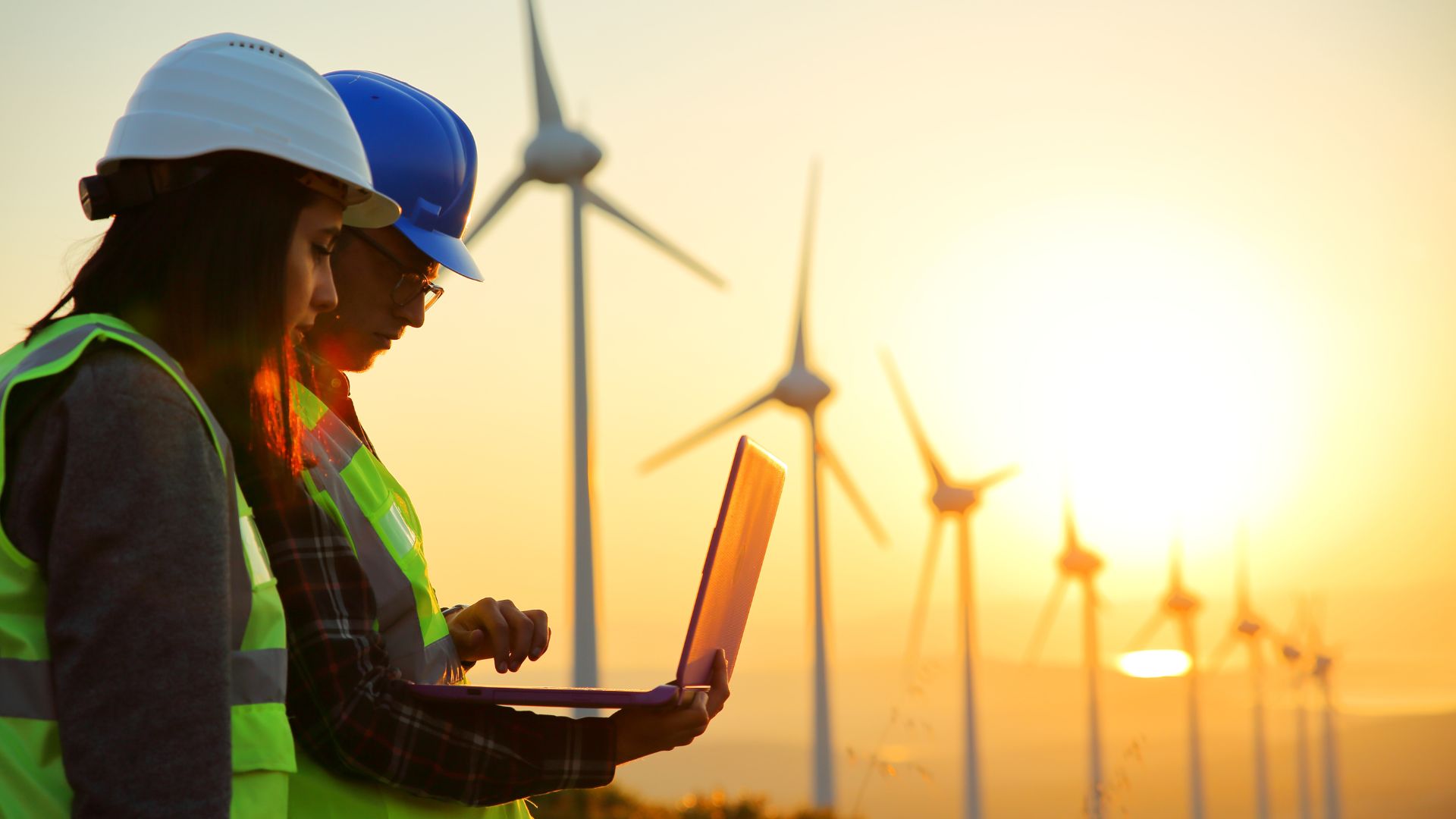 Remote assistance to field workers, leveraging Augmented Reality and fostering innovation