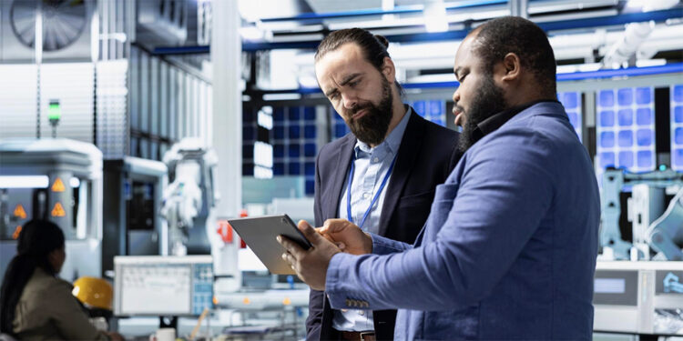 Omnichannel Strategies in B2B Manufacturing: Bridging Digital and Physical Sales
