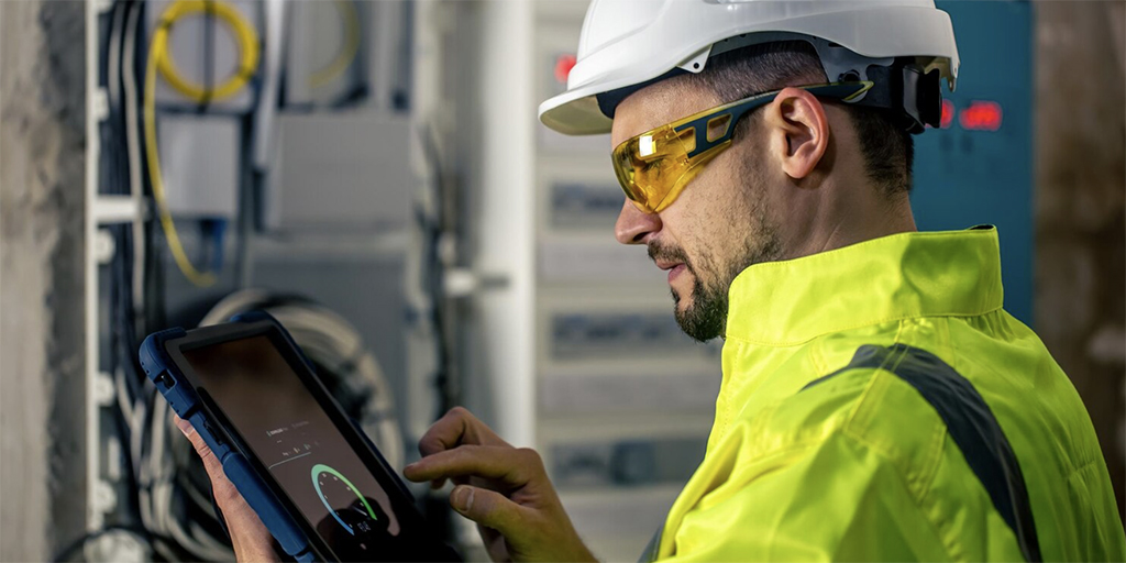 Beyond the Buy Button: Rethinking Digital Commerce for Complex Industrial Sales
