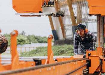 Building a Spare Parts Business Around Customer Risk, Not Internal Convenience