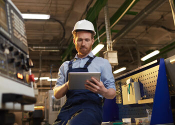 The Role of Chatbots in B2B Manufacturing E-Commerce: Enhancing Customer Interactions