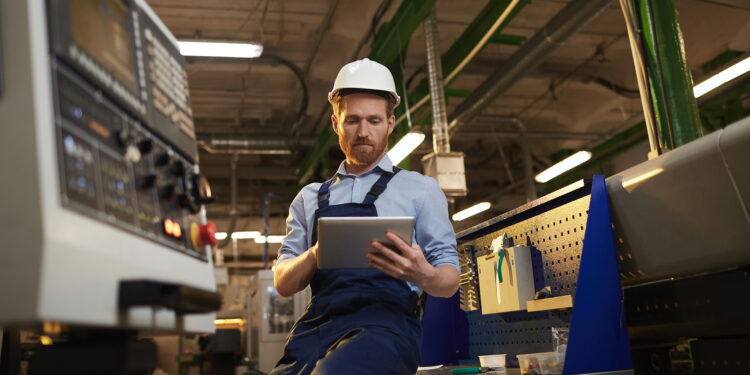 The Role of Chatbots in B2B Manufacturing E-Commerce: Enhancing Customer Interactions