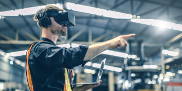 Smart Wearables in Field Service: The Next Technician Toolkit