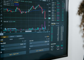 Forecasting in Motion: AI for Continuous Price Scenario Modeling