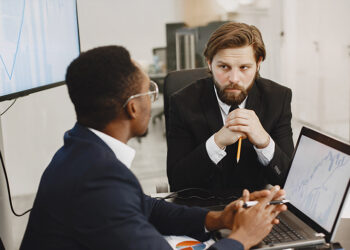 From Discounting to Dialogue: Making Value-Based Pricing Work in Complex B2B Sales