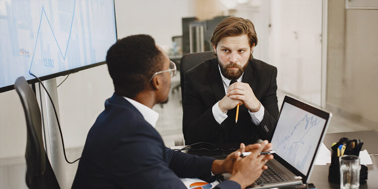 From Discounting to Dialogue: Making Value-Based Pricing Work in Complex B2B Sales