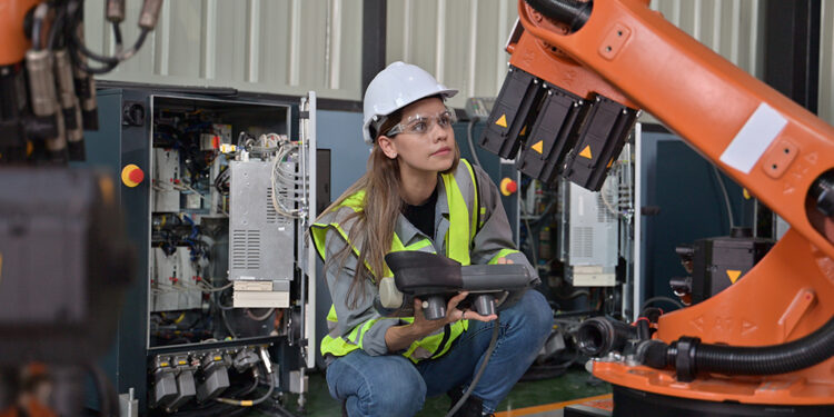 Technician Empowerment through Edge Devices: Service at the Network Edge